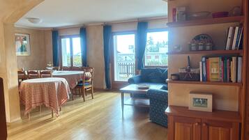 TV, DVD player, stereo