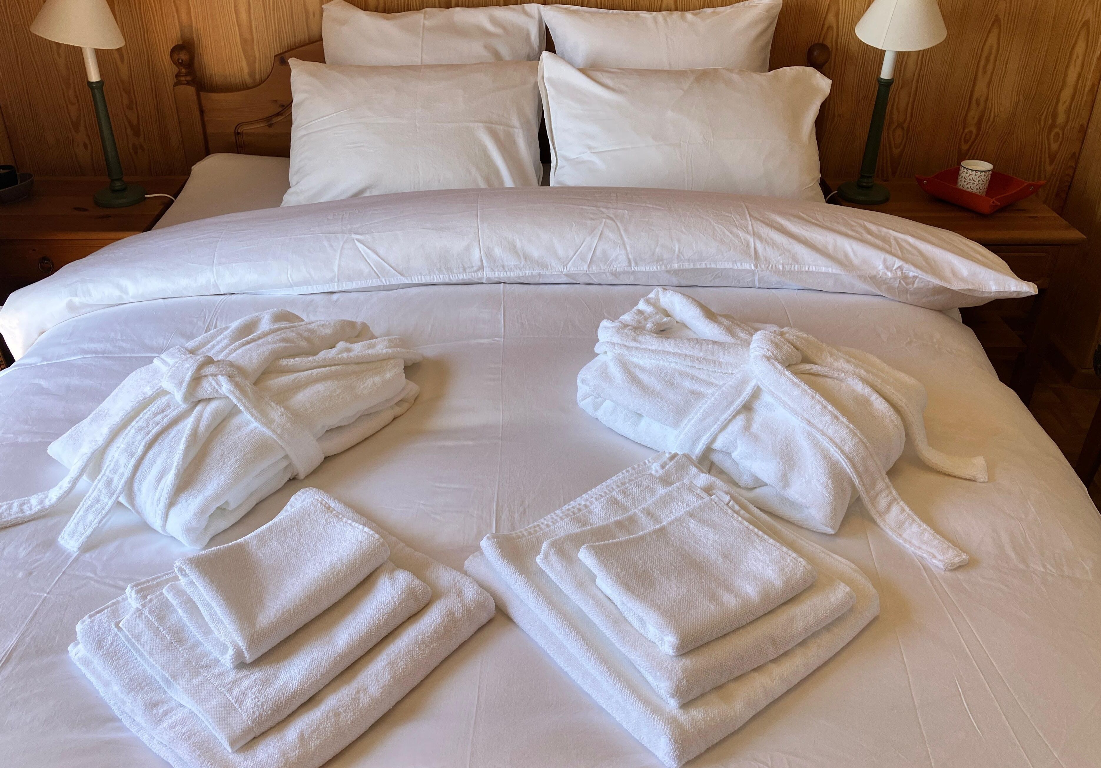 7 chambres, fer et planche à repasser, lit parapluie, Wi-Fi gratuit