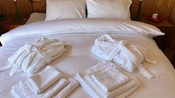 7 bedrooms, iron/ironing board, travel crib, free WiFi