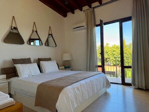 4 chambres, fer et planche à repasser, Wi-Fi, literie fournie