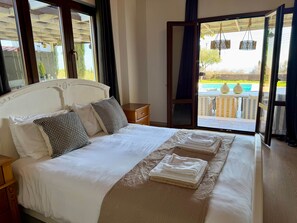 4 chambres, fer et planche à repasser, Wi-Fi, draps fournis
