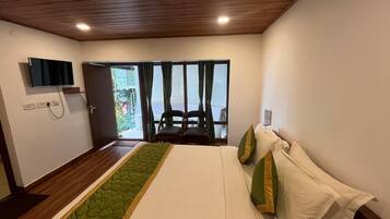 Kahden hengen deluxe-huone | Työpöytä, ilmainen Wi-Fi