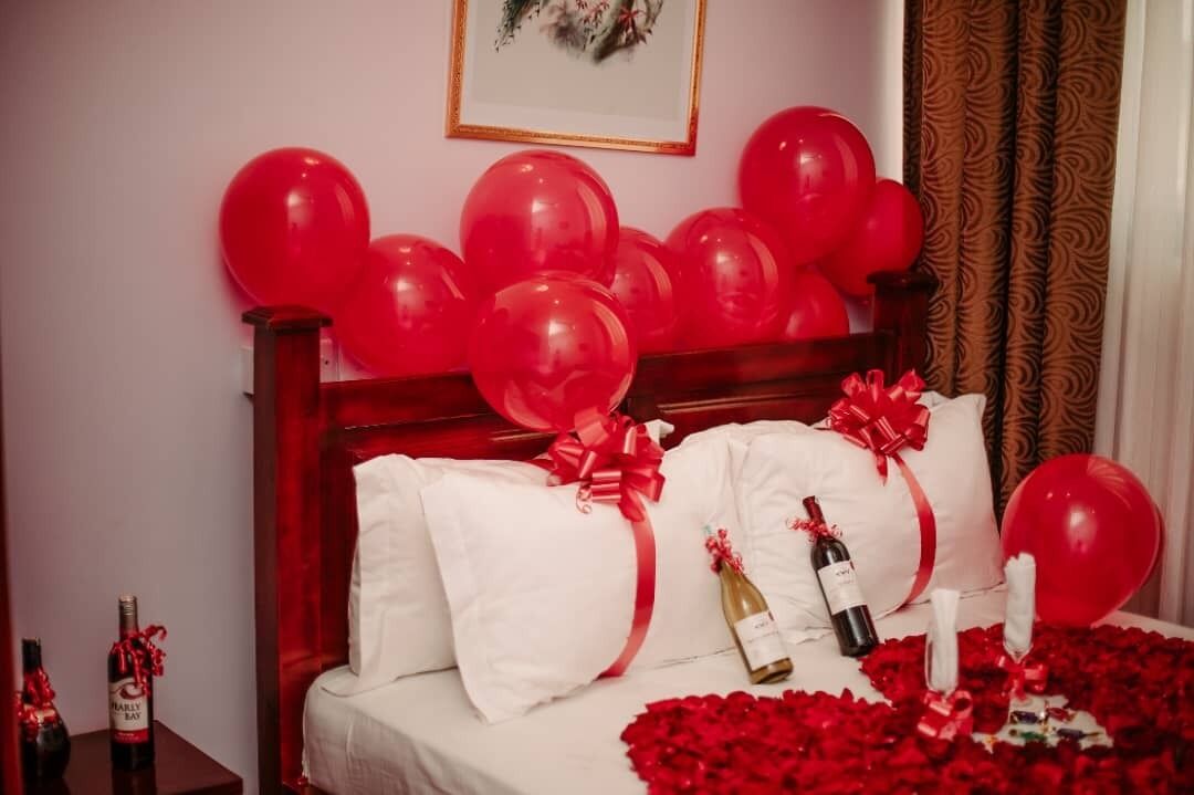 3 عدّة غرف نوم ومكواة/لوح كي وواي فاي وملاءات أسرّة