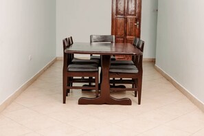 تناول الطعام