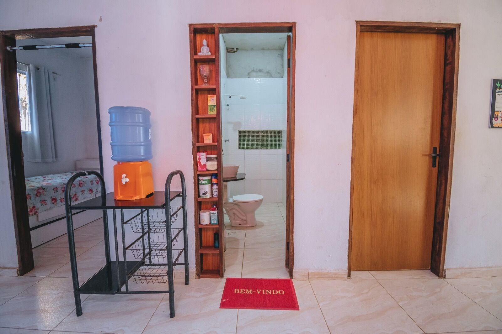 Serviettes fournies, papier toilette