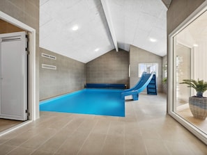 House | Pool