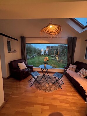 TV, fireplace - PORTSALL - THE TREOMPAN MANSION (Ploudalmézeau)