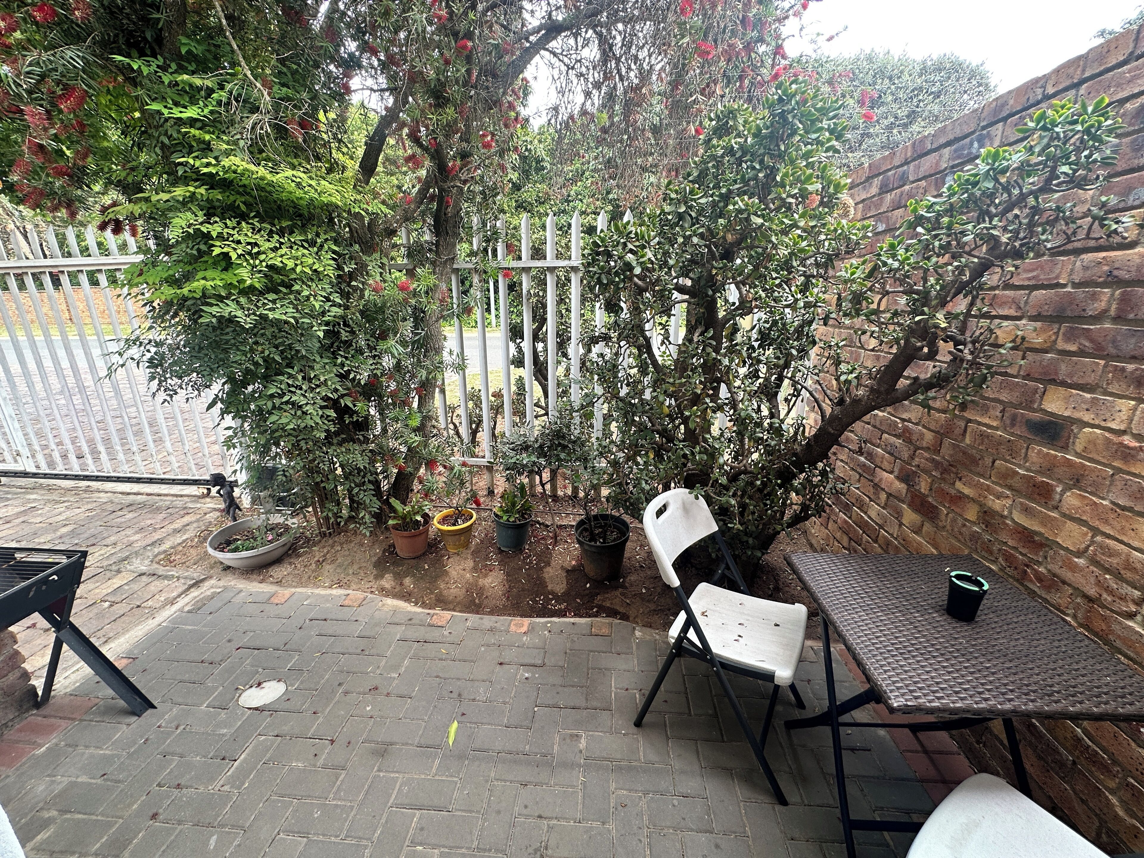 Traditional Studio | Terrace/patio