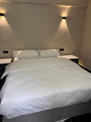 Studio, Beach View | Desk, free WiFi