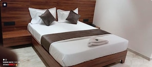 Deluxe Room, City View | Free WiFi