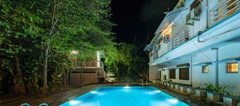 White Petals Dandeli