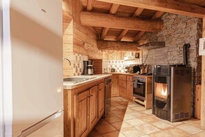 Fridge, microwave, oven, stovetop - Lodenou apprt 4-6 persons Aussois (Aussois)