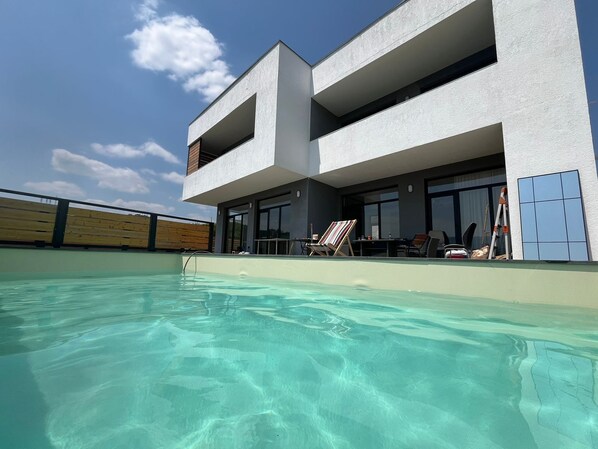 Outdoor pool, a heated pool