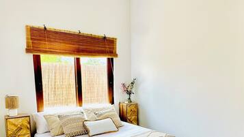 3 dormitoris, planxa i posts de planxar i roba de llit