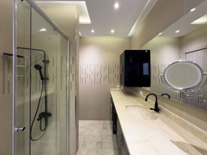Apartment | Badezimmer