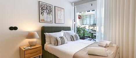 1 habitación, tabla de planchar con plancha, internet y ropa de cama