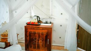 Kamar Superior, pemandangan gurun