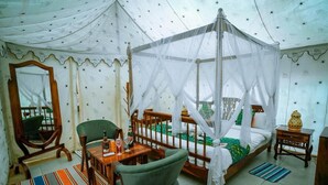 Kamar Superior, pemandangan gurun
