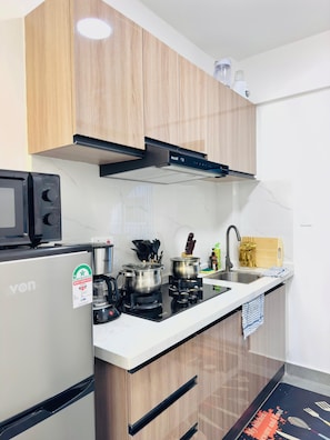 Microwave, oven