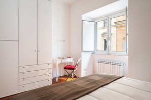 2 chambres, fer et planche à repasser, accès au Wi-Fi (inclus)