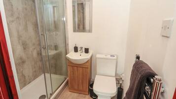 Cottage | Bathroom | Shower