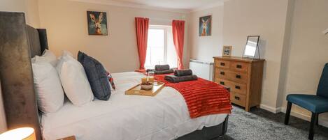 5 chambres, décoration personnalisée, ameublement personnalisé