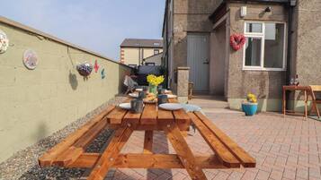 Cottage | Outdoor dining