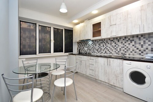 Mashtots  apartment by Luxe Group MA154