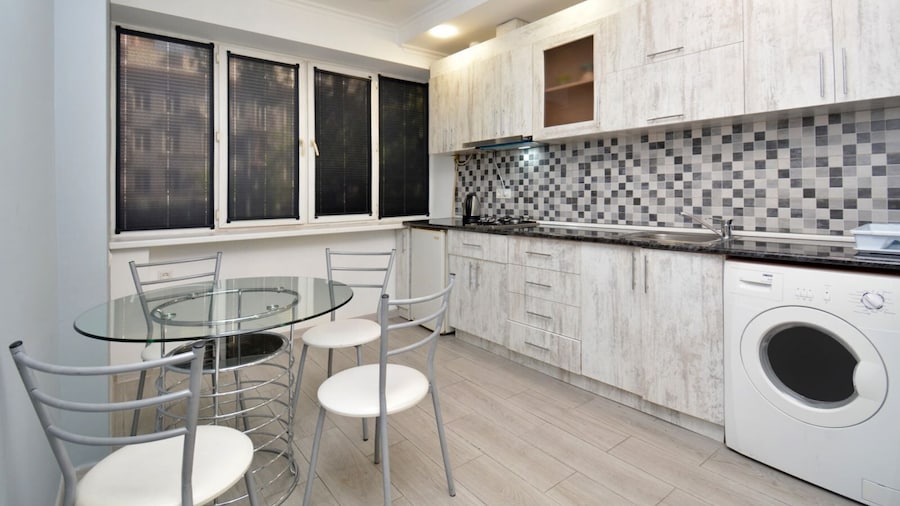 Mashtots apartment by Luxe Group MA154