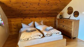 2 bedrooms, WiFi, bed sheets