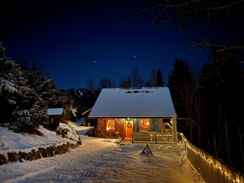 Holiday Home 'Berghaus Auf 1200m Höhe' with Mountain View, Shared Terrace and Wi-Fi