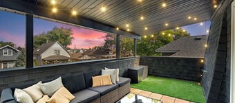 Portage Park,Jacuzzi, Movie Theater, Game Room, Gym, Arcade, Fits 16 Guest, Deck