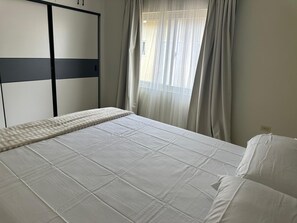 2 bedrooms, iron/ironing board, free WiFi, bed sheets