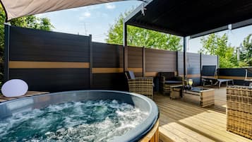 Bain à remous extérieur