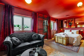 Tabla de planchar con plancha, wifi y ropa de cama 