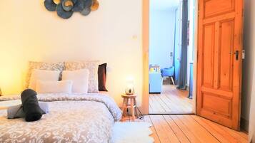 1 slaapkamer, een strijkplank/strijkijzer, wifi, beddengoed