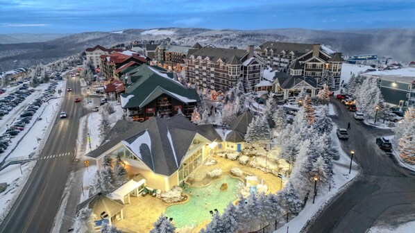 Exterior - Shamrock 74 Pet Friendly Fireplace Parking WiFi (Snowshoe)