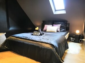 1 chambre, fer et planche à repasser, Wi-Fi, draps fournis