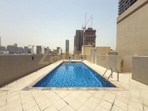 حمّام سباحة خارجي