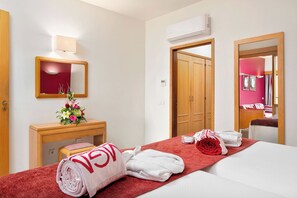 Iron/ironing board, free WiFi, bed sheets, wheelchair access