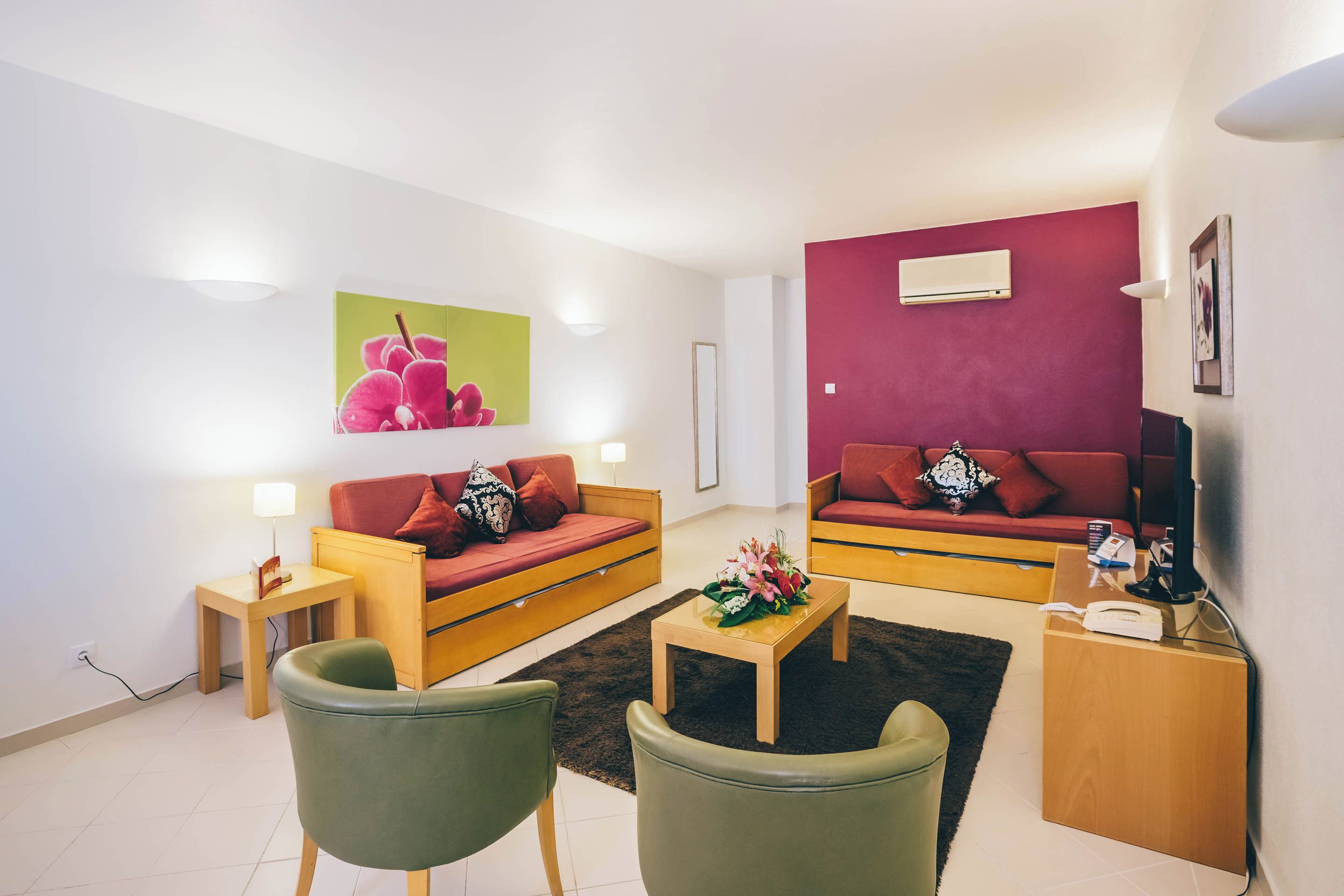 Spacious Family Apt W/ Kitchenette And Pool Access  Near Golf Courses & Beach - Albufeira