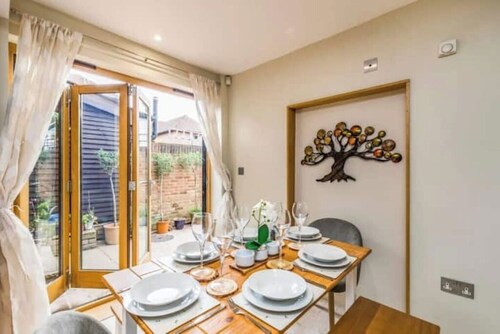 Three bed house near Goodwood/Chichester