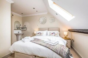 3 bedrooms, iron/ironing board, travel crib, free WiFi