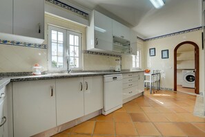 Fridge, microwave, dishwasher, coffee/tea maker