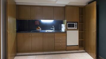 Fridge, microwave, coffee/tea maker