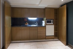 Fridge, microwave, coffee/tea maker