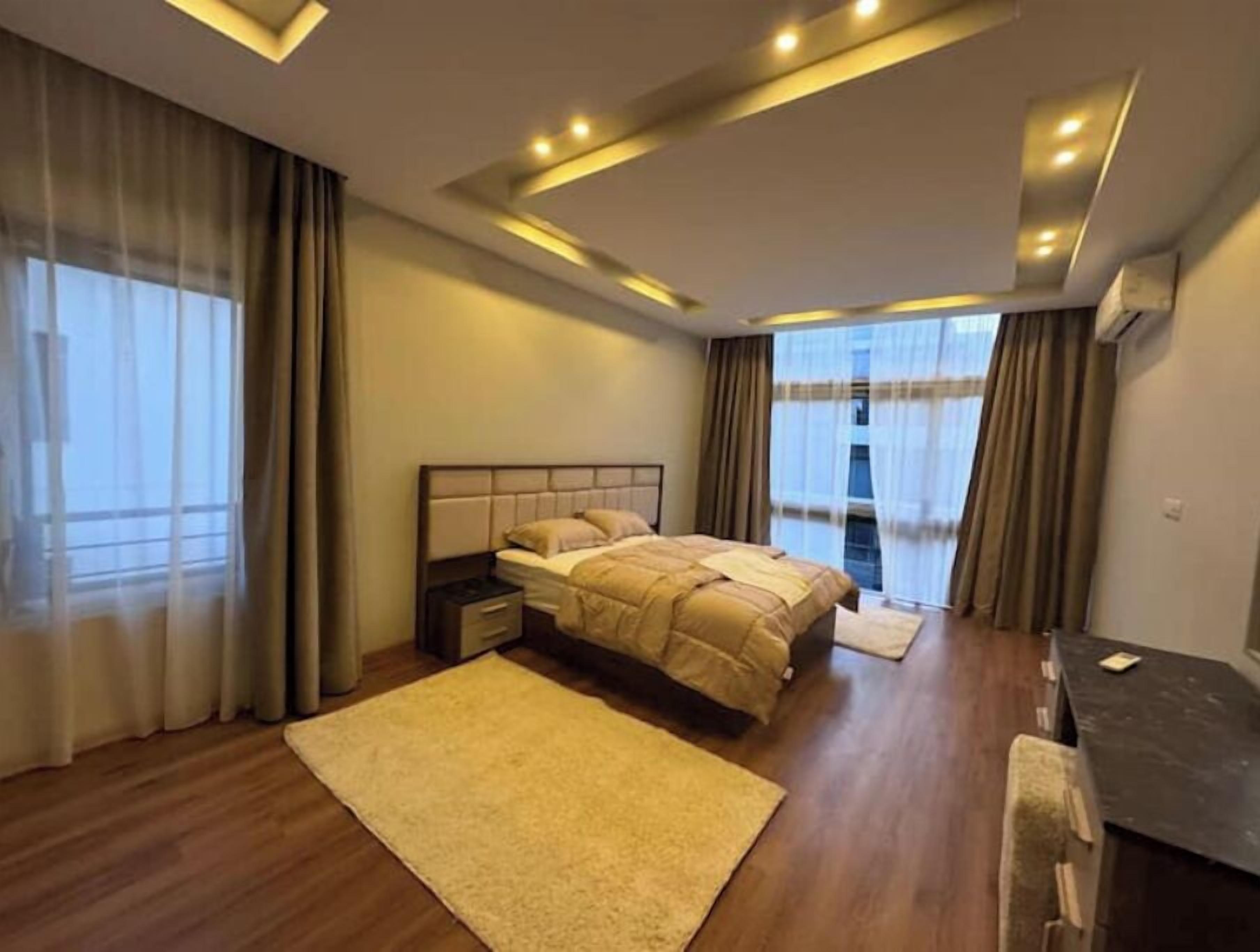 3 soverom, strykejern/-brett, wi-fi og sengetøy