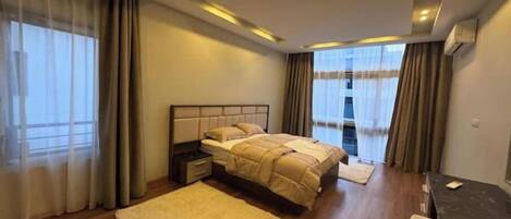 3 soverom, strykejern/-brett, wi-fi og sengetøy