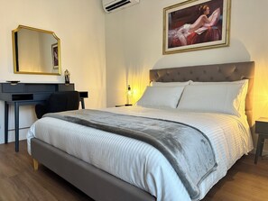 3 bedrooms, desk, iron/ironing board, travel cot