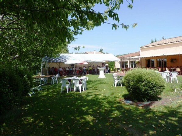 Restauration en plein air